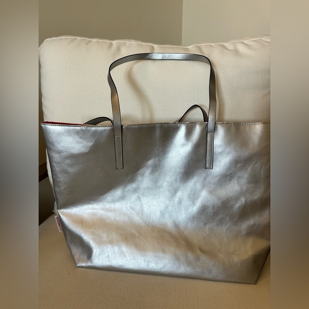 Clinique Metallic Silver and Red Reversible Tote Handbag - Picture 3 of 6